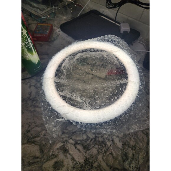 Letscom F-533 Ring Fill Light 10 in Adjustable Brightness for iPhone & Android - Picture 4 of 4